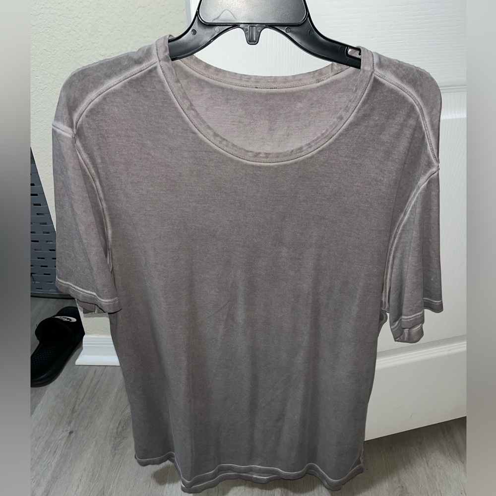 Lululemon men’s tshirt